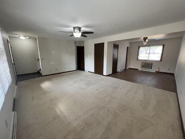 Building Photo - 536 Melody Ln