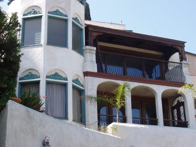 Outside front view - 2039 High Tower Dr