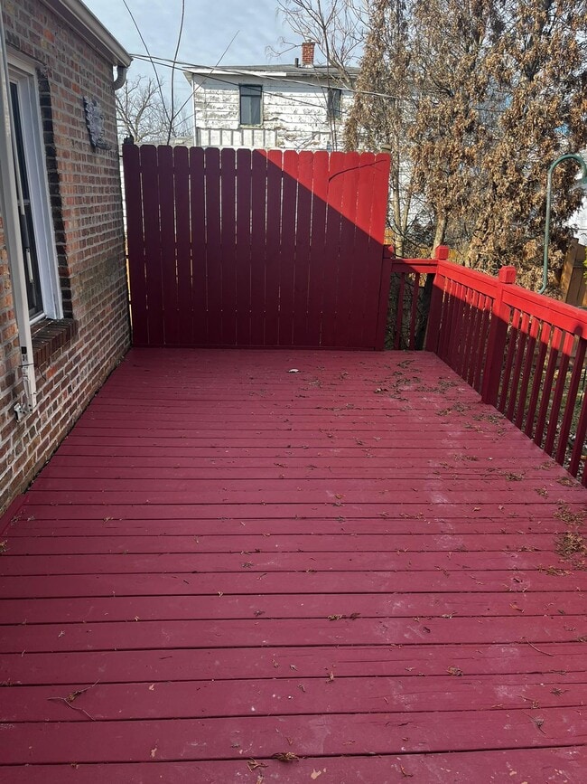 Back Porch - 91 W 26th St