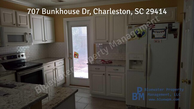 Foto del edificio - 707 Bunkhouse Dr