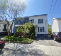 Building Photo - 622 Victoria St