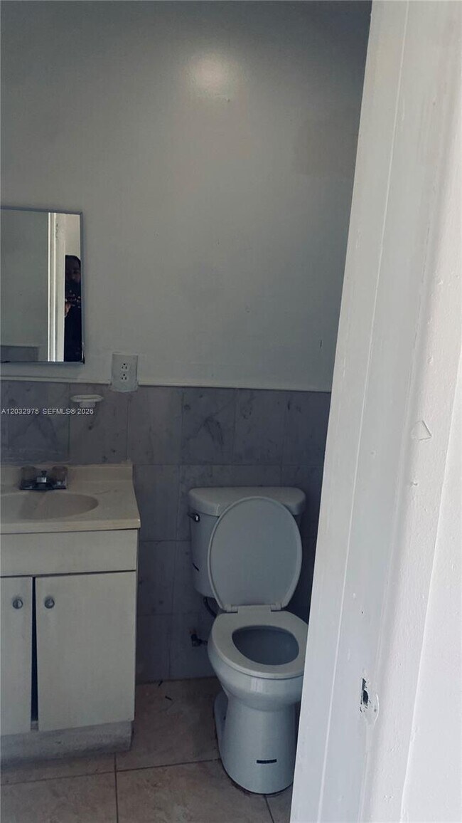 Foto del edificio - 1070 NW 147th St