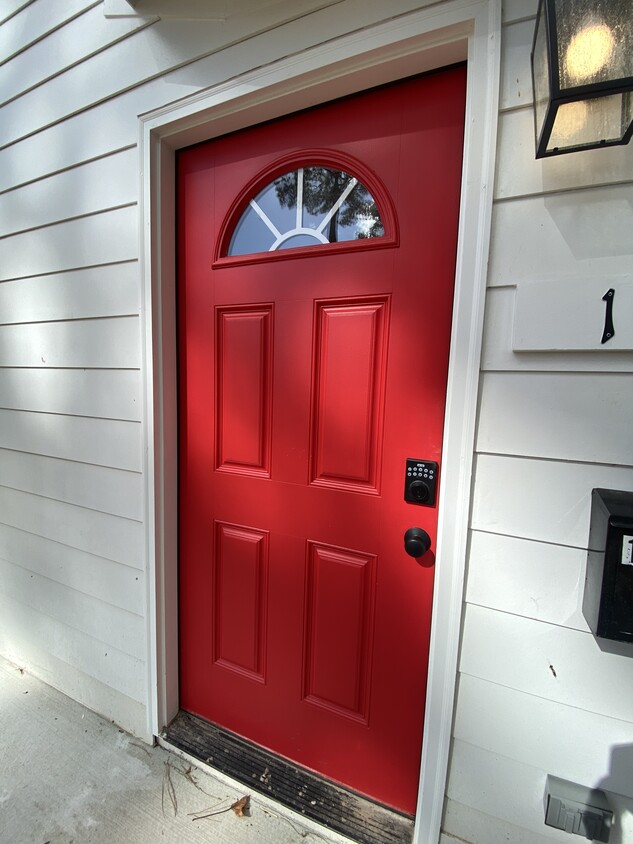 Total renovation. Bright, cheery front door teases the charm of this great one bedroom property. - 1524 Ward Ave NE