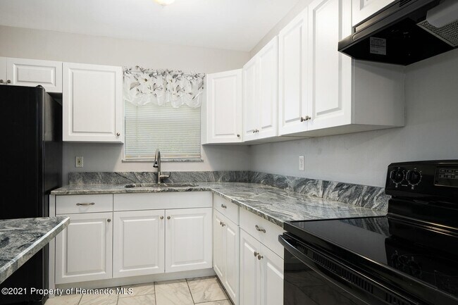 Foto del edificio - 461 Stillwater Ave