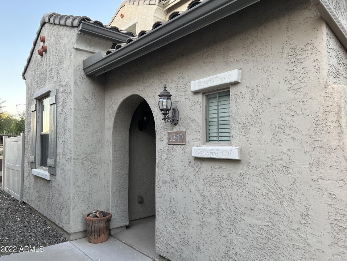 Foto principal - 5340 W Molly Ln