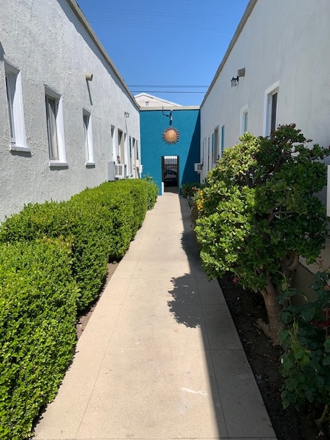 Building Photo - 1114 Tamarind Ave