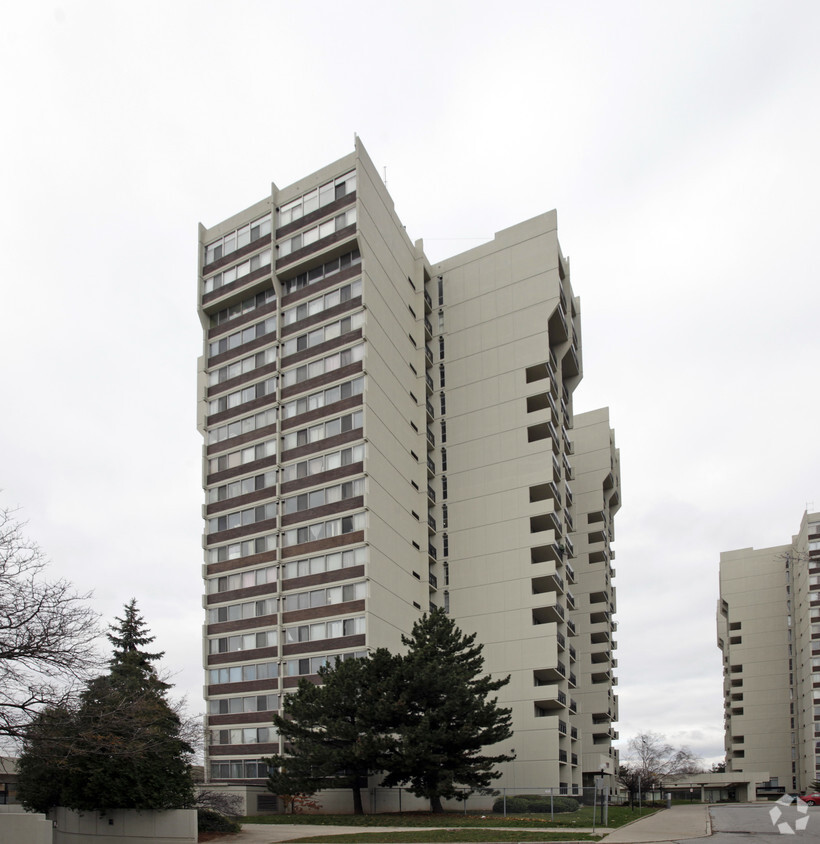 Photo principale - White Oaks Apartments