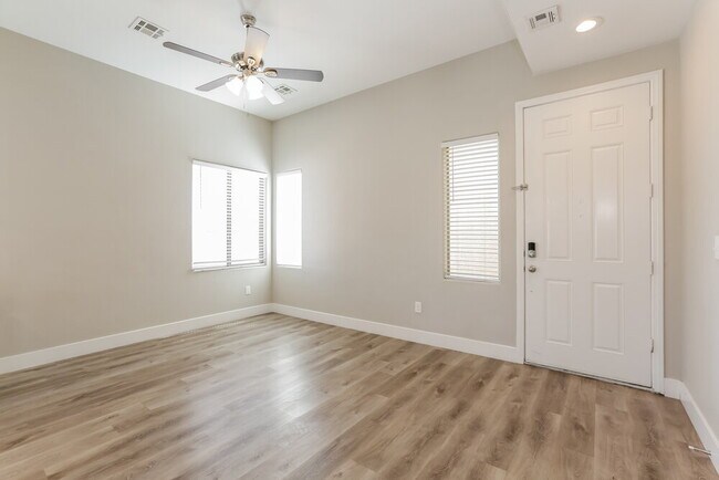 Foto del edificio - 7682 Gentle Grazer St