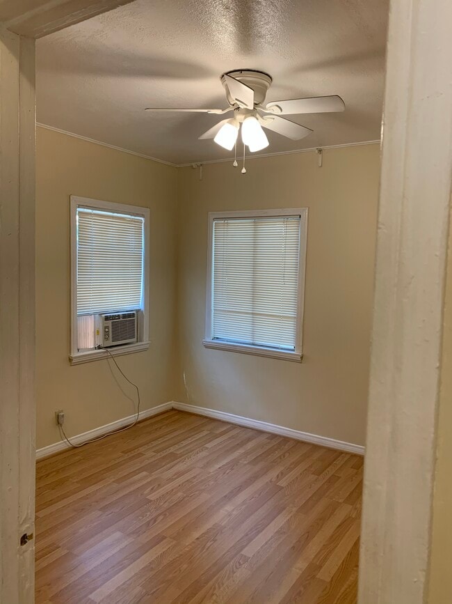 Building Photo - 14116 Sylvan St