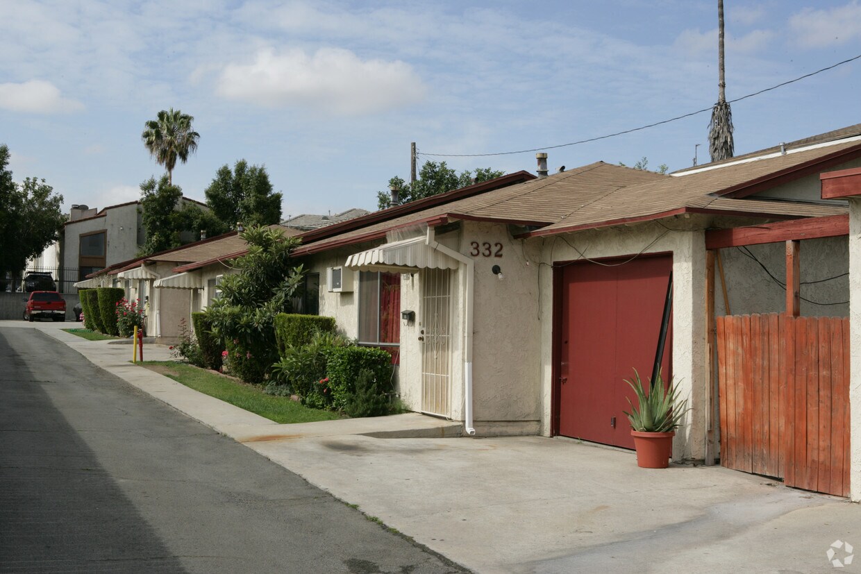 Building Photo - 330 E Newmark Ave