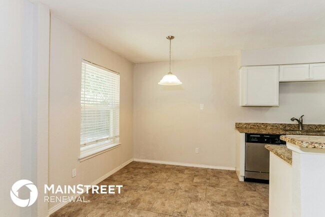 Foto del edificio - 817 Sandalwood Ln