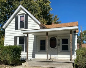 Building Photo - 1430 W Jeffras Ave