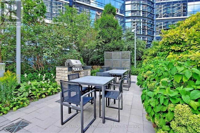 Building Photo - 2-602 Anndale Dr