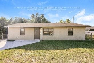 Building Photo - 9014 Fashion Pl