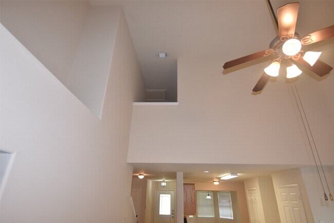 Foto del edificio - 1035 Junction Ct