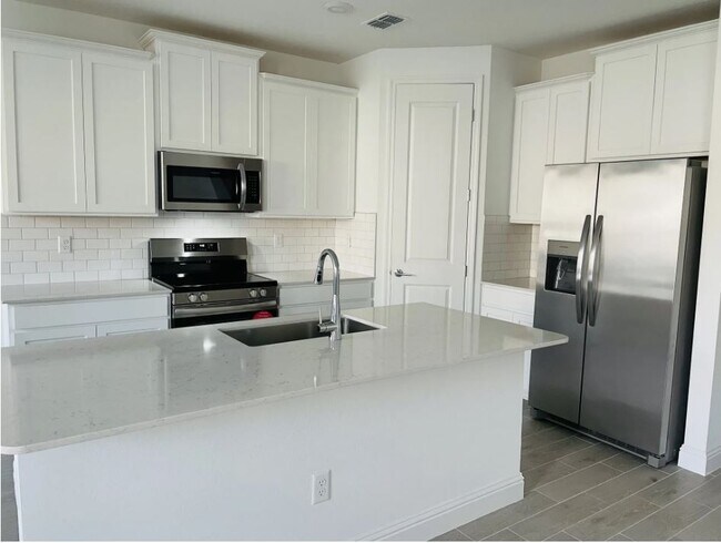 Foto del edificio - 90 Samantha Ct