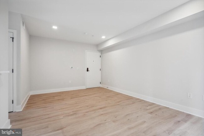 Foto del edificio - 1805 N Howard St