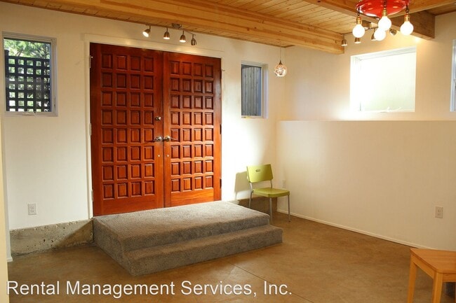 Foto del edificio - 2 br, 1 bath House - 70 NE Skidmore St