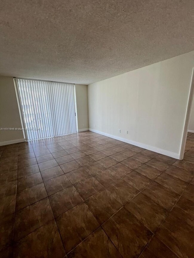 Building Photo - 492 NW 165th St