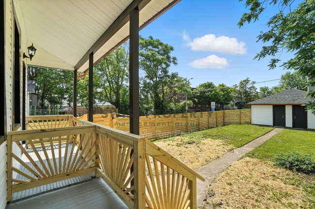 Foto del edificio - 889 E Livingston Ave