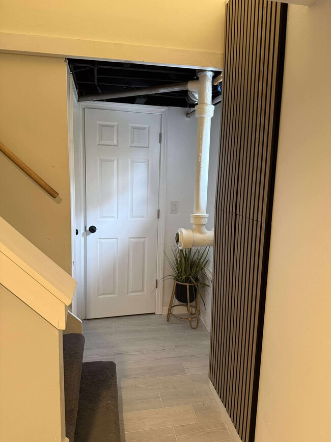 Building Photo - 265 Dunbar Hill Rd