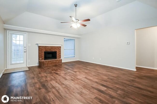 Building Photo - 1320 Greenfield Dr