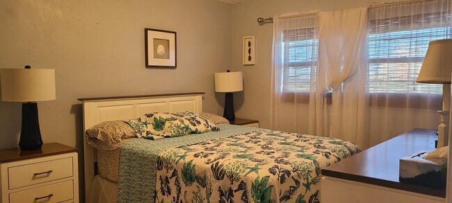 Foto del edificio - Vacation Rental - 30 Day min stay - across From Daytona Beach Only $1500-$2000 Month