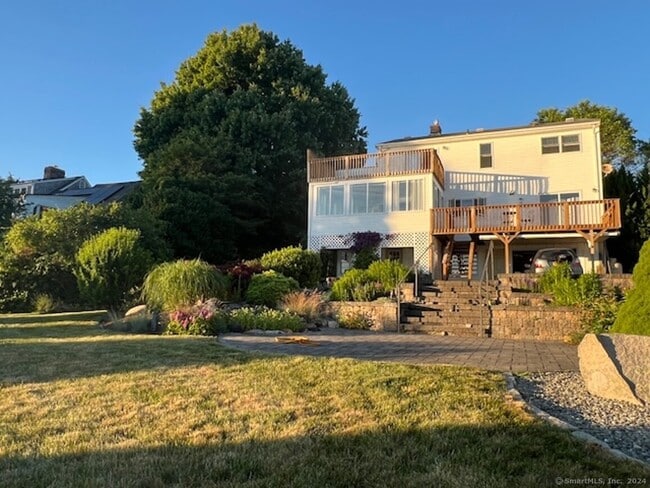 Building Photo - 123 Seneca Dr