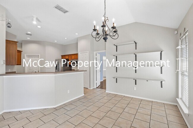 Foto del edificio - Clean 3/2 1705 Sqft. Home with Solar locat...