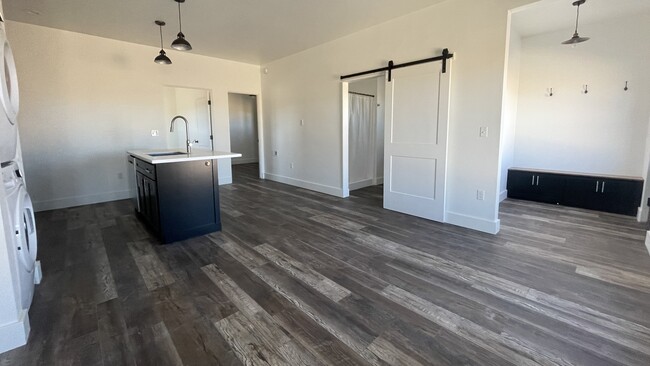 Composite tile flooring throughout - 100 Second St