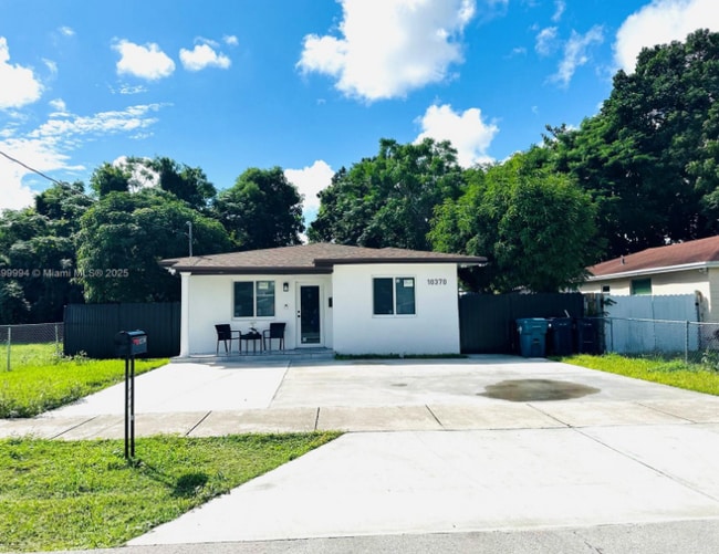 Foto del edificio - 10370 SW 174th Ter