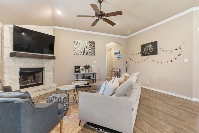 Foto del edificio - Half Off First Months Rent!!!