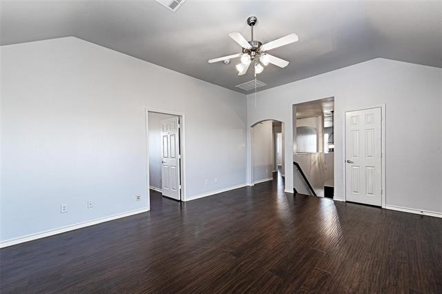 Foto del edificio - 1624 Summerfield Dr