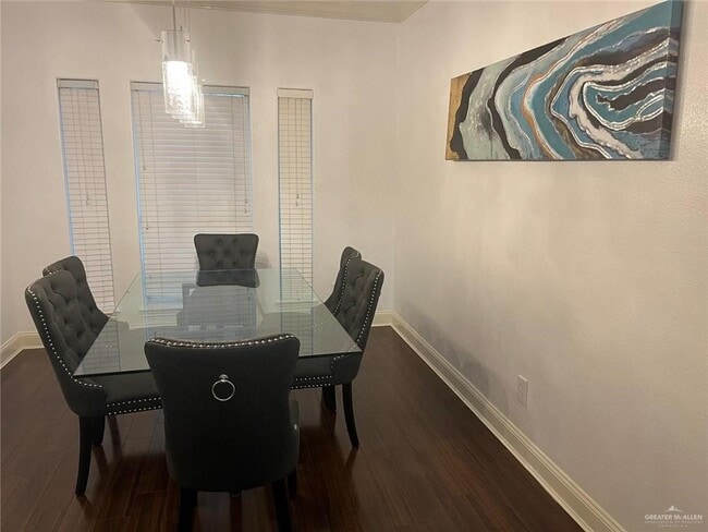 Foto del edificio - 3405 San Roman St