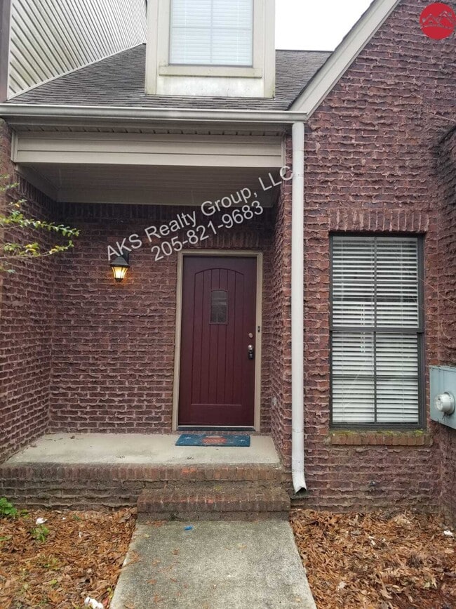 Foto del edificio - 2215 Ridgemont Drive