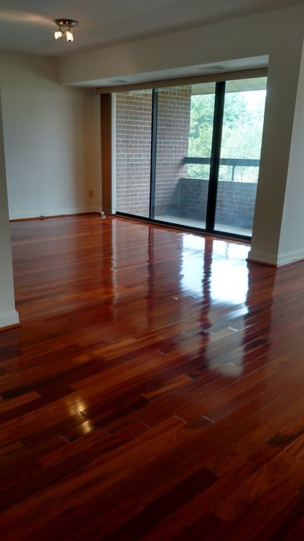 Hardwood Floors - 11305 Commonwealth Dr
