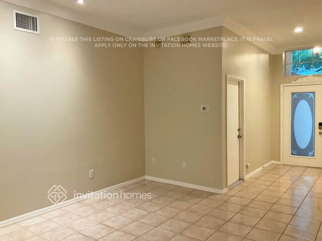 Foto del edificio - 14911 Rocky Ledge Dr