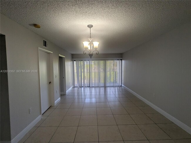 Building Photo - 1564 Lake Crystal Dr