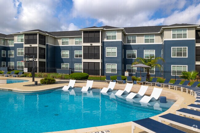 Building Photo - Cabana Beach San Marcos