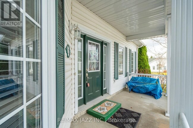 Building Photo - 325 Densmore Rd