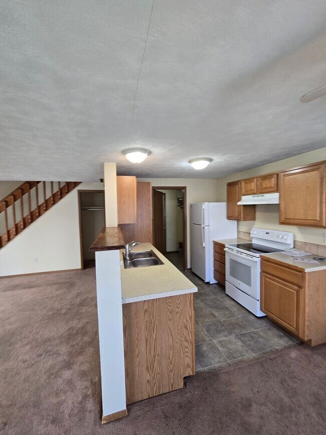 Building Photo - Three bedroom home in Franklin Square