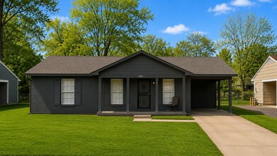 Building Photo - 5166 Broken Oak Dr