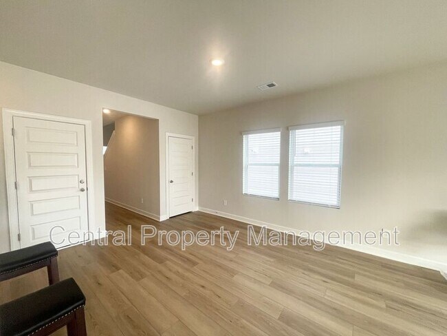 Building Photo - 671 Cozy Blf Rd