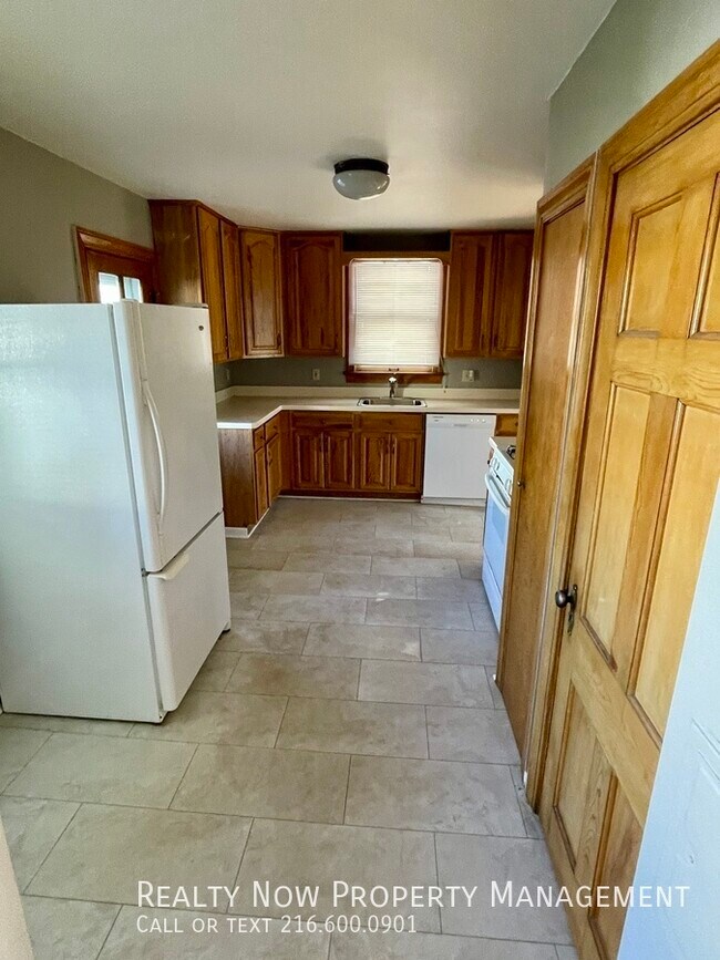 Building Photo - Single Family Home in Cleveland Heights