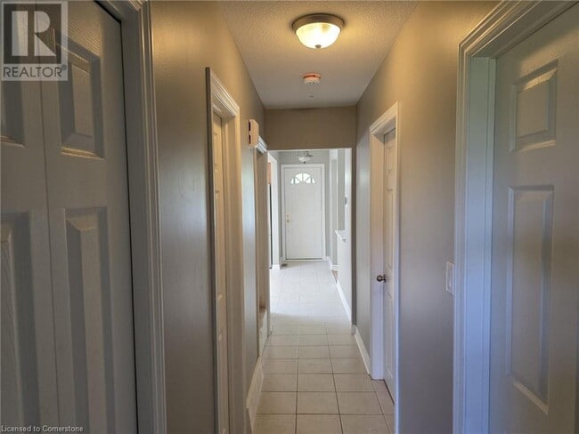 Building Photo - 37 Montcalm Dr