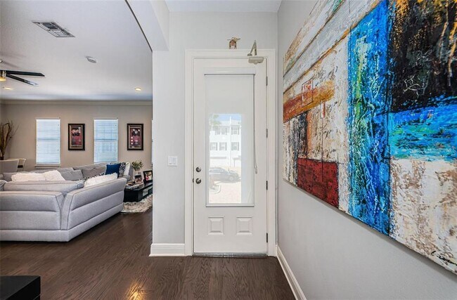 Foto del edificio - 7004 Grevilla Ave S