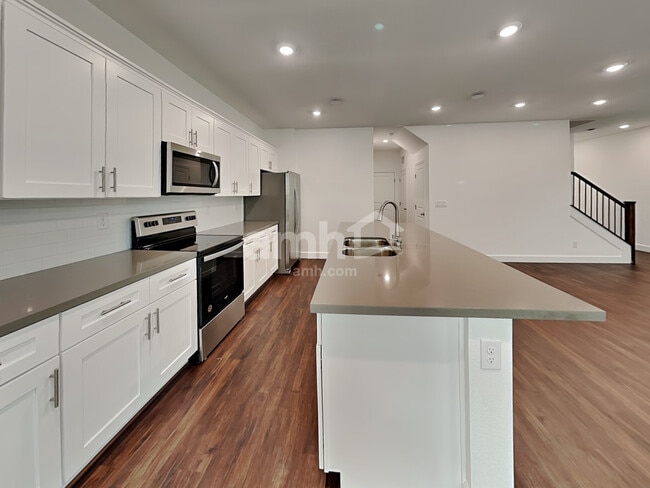 Building Photo - 8882 Carmine Cob Ave