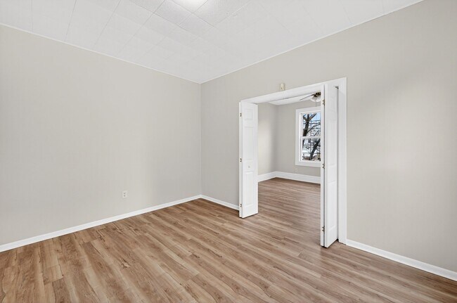 Building Photo - 4028 Schiller Pl