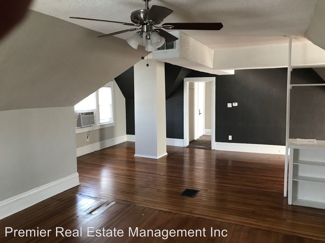 Foto principal - 240 W Kump St