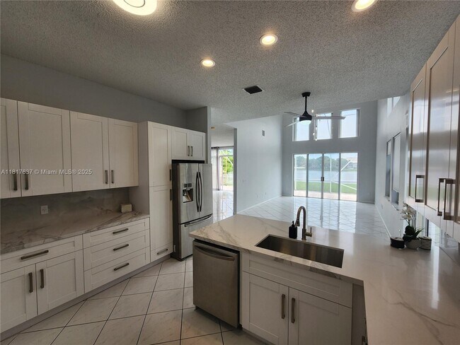 Building Photo - 15840 NW 16th Ct